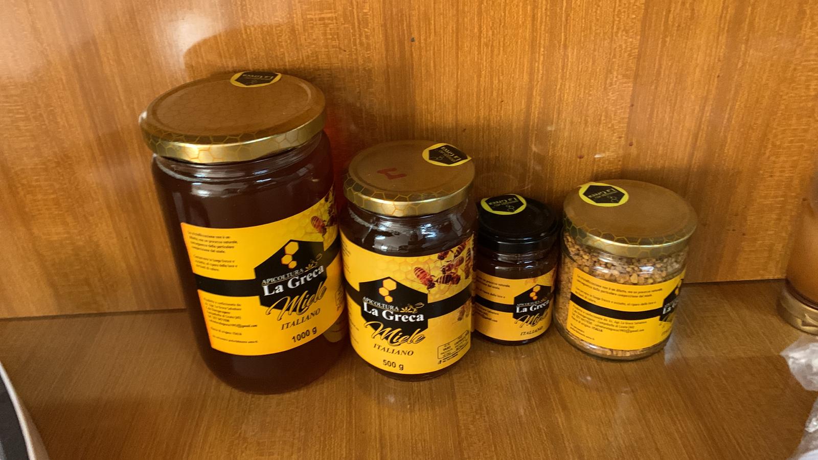 Apiario Terre di Miele nella campagna siciliana